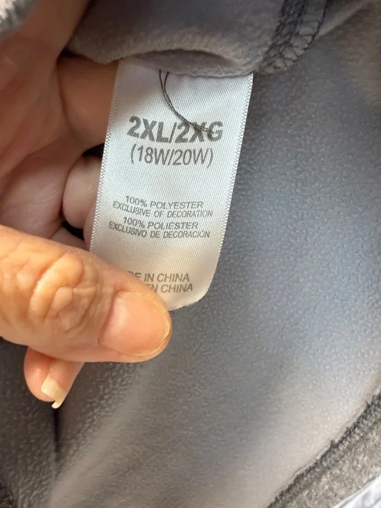 Georgia Bulldogs Grey Quarter-Zip Pullover with Red Logo - Picture 4 of 9